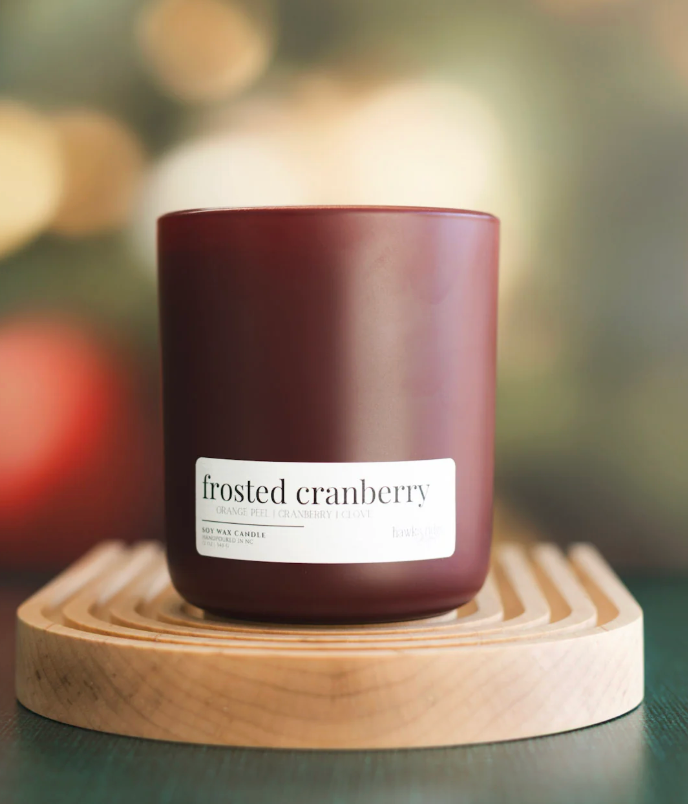 Hawks Ridge Frosted Cranberry Berry 12oz Wooden Wick Candle