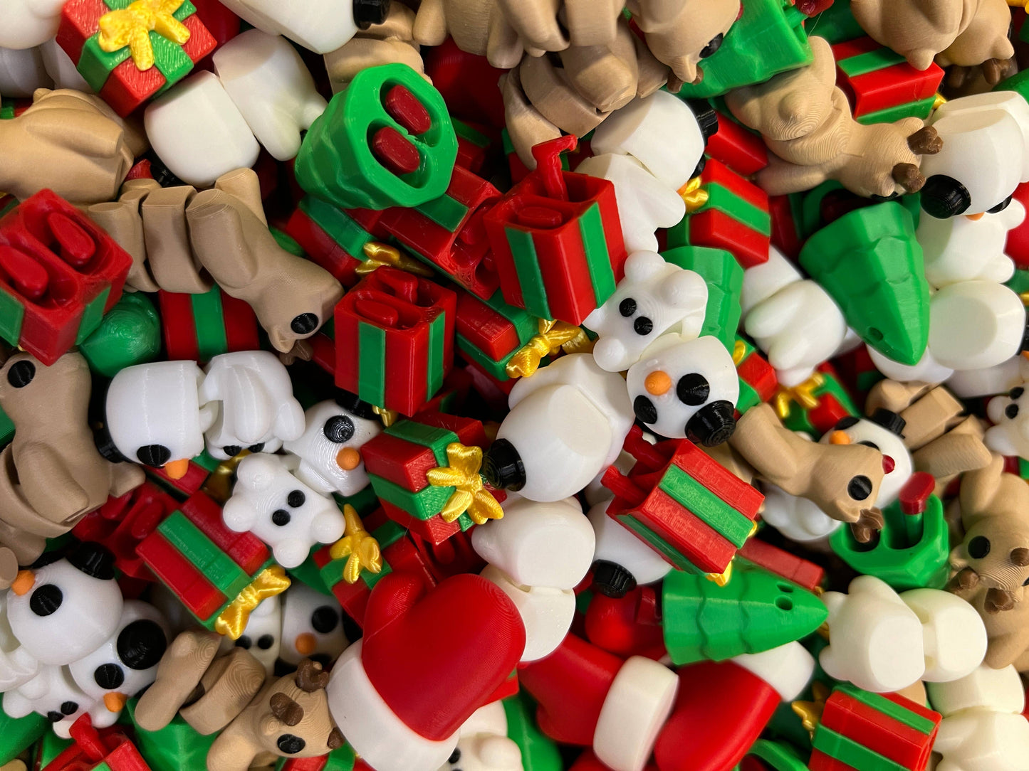 Tiny 3D Printed Pocket Christmas Fidgets