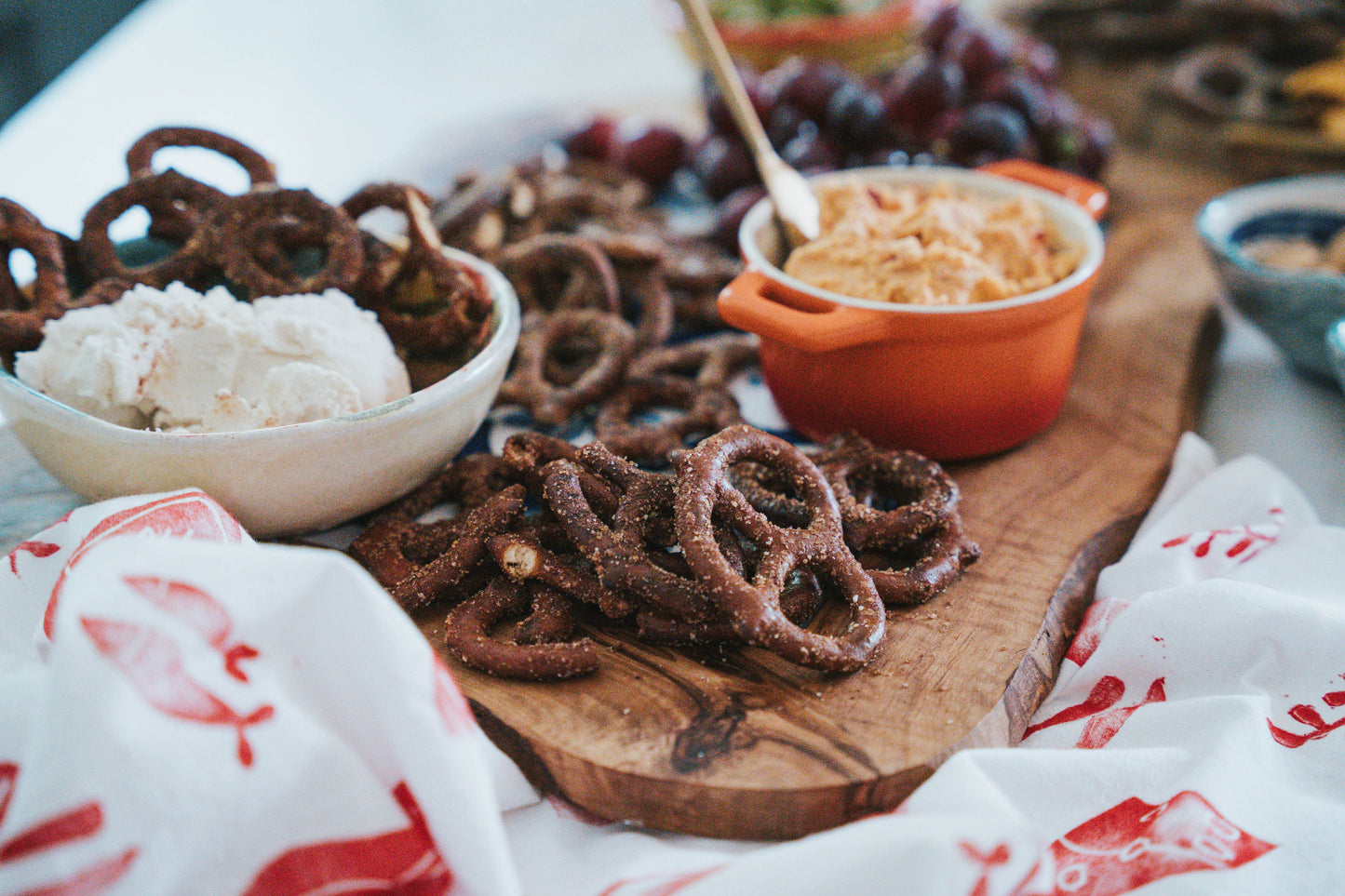 Cinnamon Sugar pretzels 7.5oz gift bag