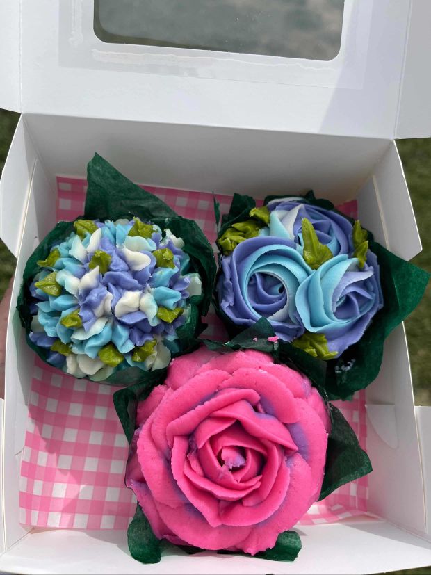 Atelier Doux Cupcake Flower Box