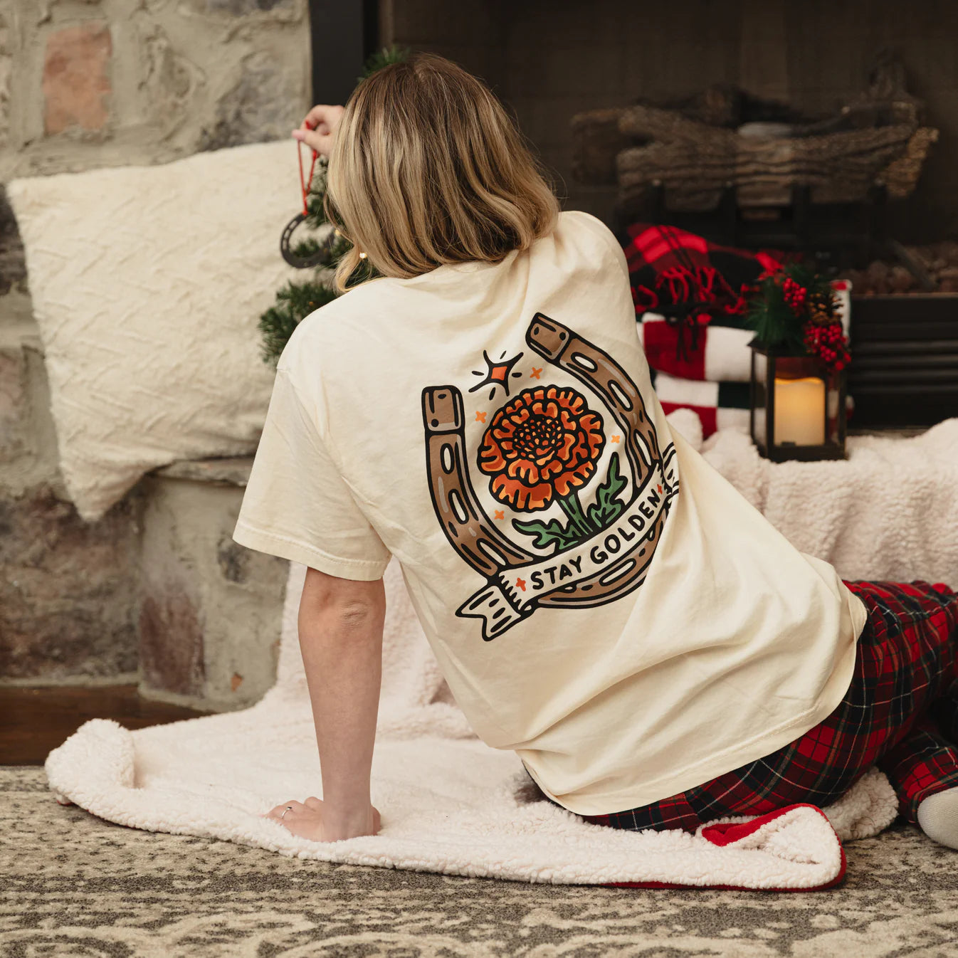 Stay Golden Horseshoe Tee